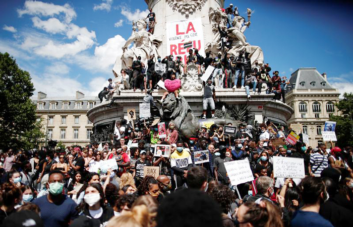フランス暴動が起きた理由は人種差別のストレス爆発？