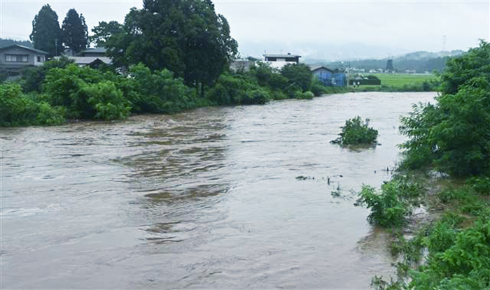 秋田県で現在氾濫発生中の川はどこ？